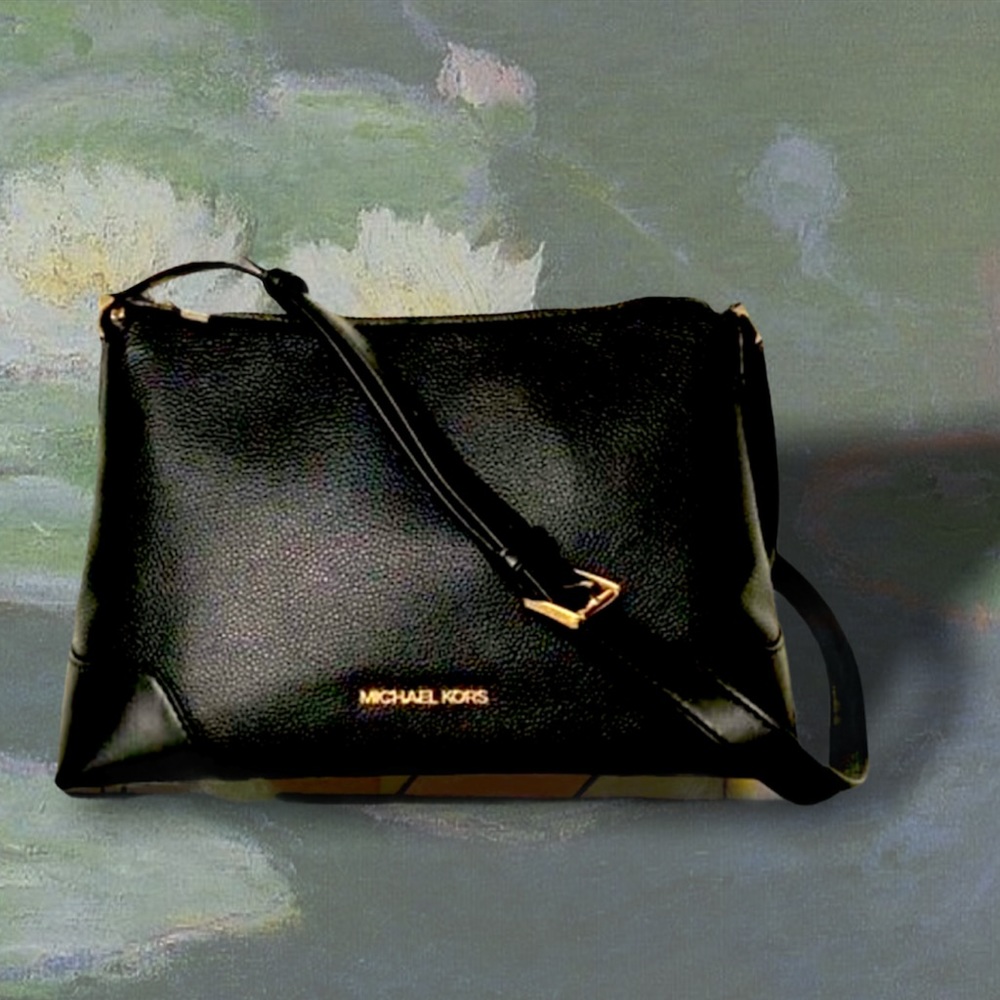Gorgeous 🙌 Michael KORS Leather Crossbody Bag 🙌